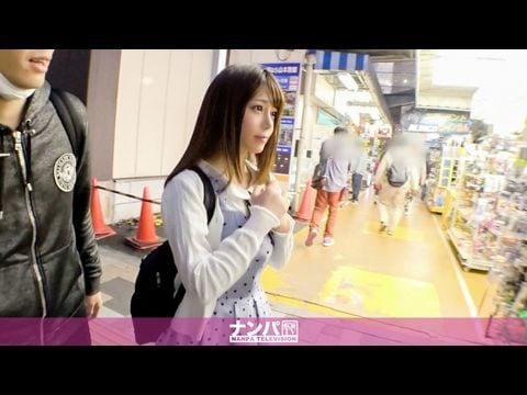 - マジ軟派、初撮。  【美人過ぎるア○メイト店員は超絶ムッツリ！】夕暮れ時の秋葉原でゲットした美少女は、年以上もセックス無しで欲求不満？？胸も太もももアソコもお触りで、無毛マ○コを責めれば止まらないスプラッシュ潮吹き！エンジンかかって美味そうにチ○ポをしゃぶり、最後はリズミカルな腰使いの騎乗位で快感の向こう側へ！フタを開ければ、とんでもないムッツリ女子であった？！