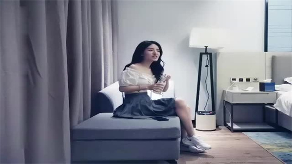 尤物身材肤白胜雪！口活一流吞巨龙，骑乘位浪叫疯狂输出